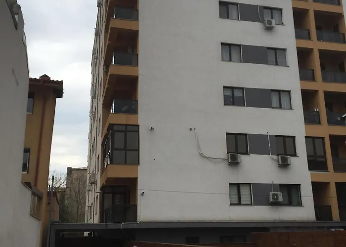 Unirii 2 Garden * Bucareste