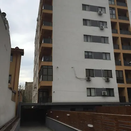 Unirii 2 Garden * Бухарест