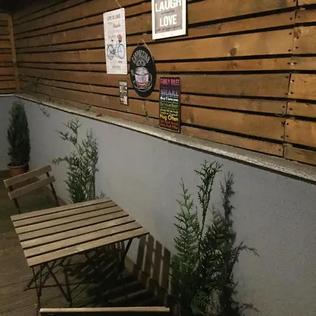 Unirii 2 Garden Apartment